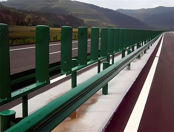 阿里三波护栏板在高速公路的应用